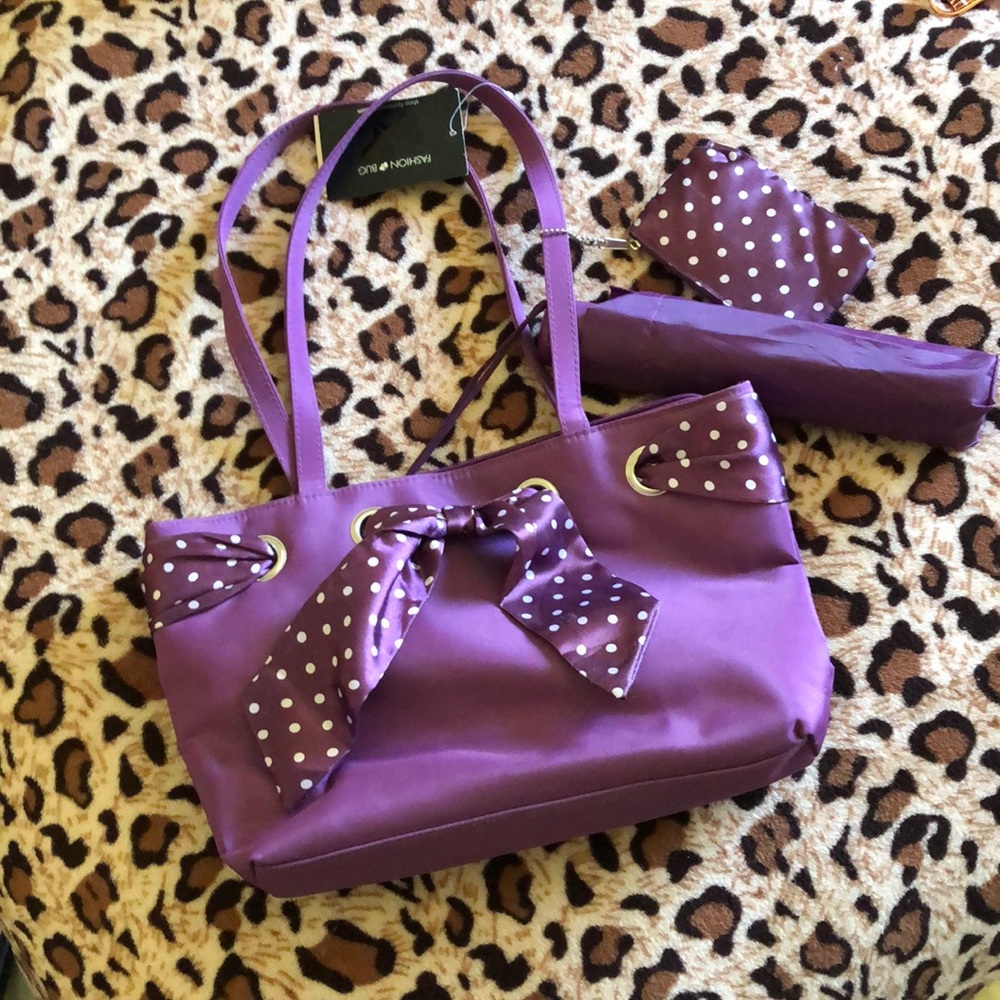 Purple Tote w/polka dot scarf and accessories